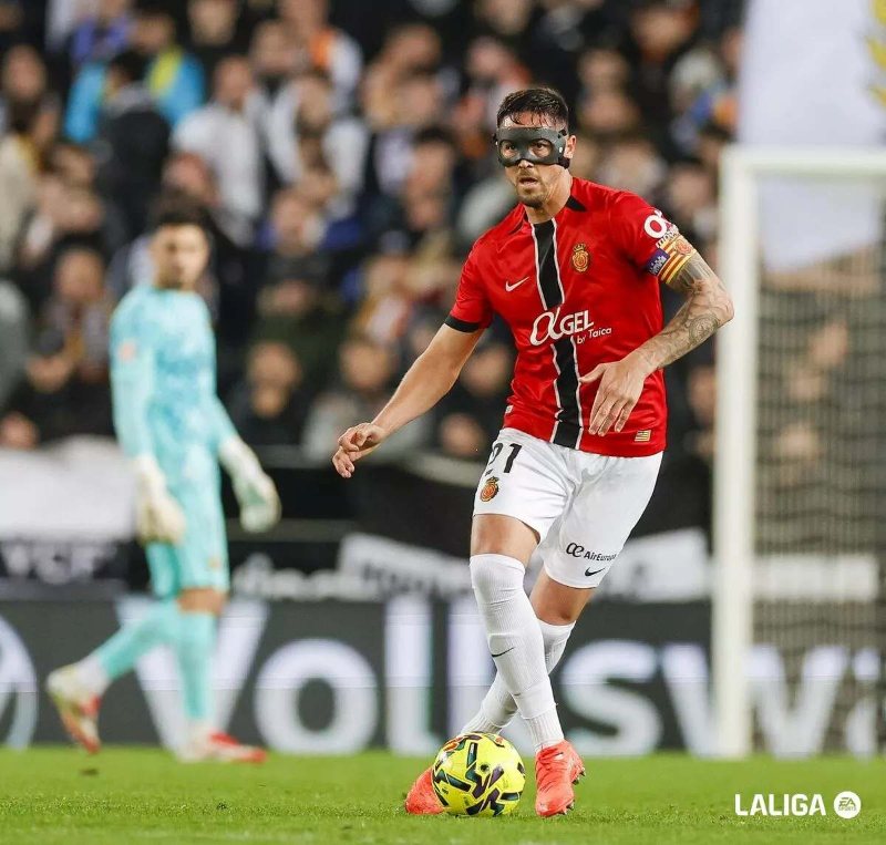 安东尼奥·赖略、塞尔吉·达尔德、萨穆·科斯塔和雅戈巴·阿拉萨特评估了梅斯塔利亚的平局